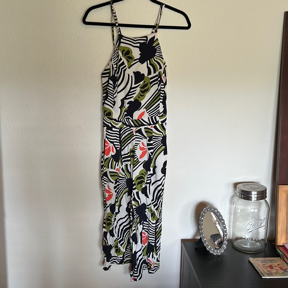 River island jumper size 10 fits like 6-8